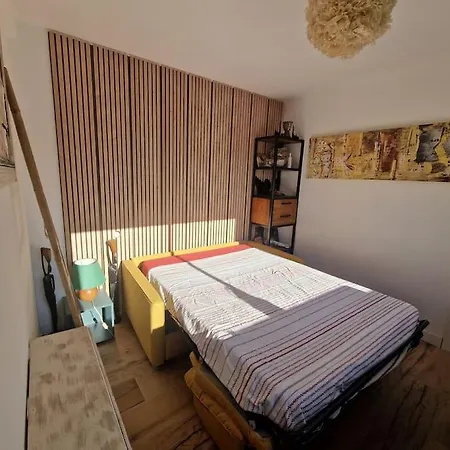 Les Zebres- Wifi-jacuzzi-velos-ecran Plat- Parentales- Baignoire * La Rochelle (Charente-Maritime)